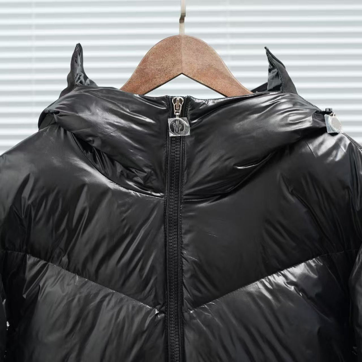 Moncler Hooded Huppe Short Down Jacket ‘Black’