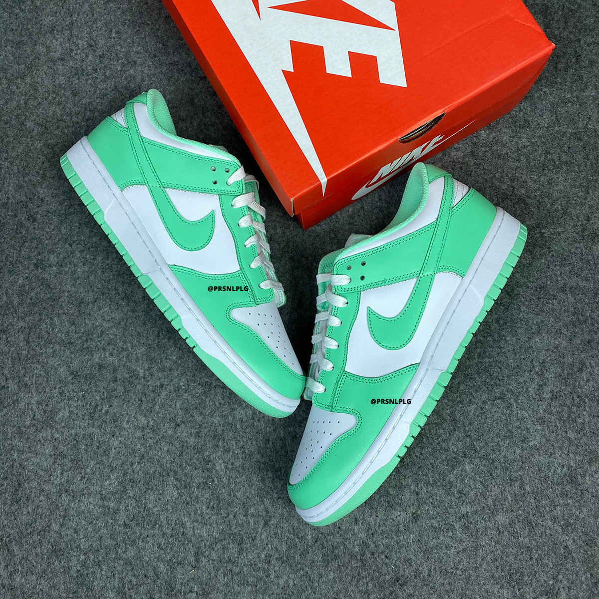 Wmns Dunk Low 'Green Glow'