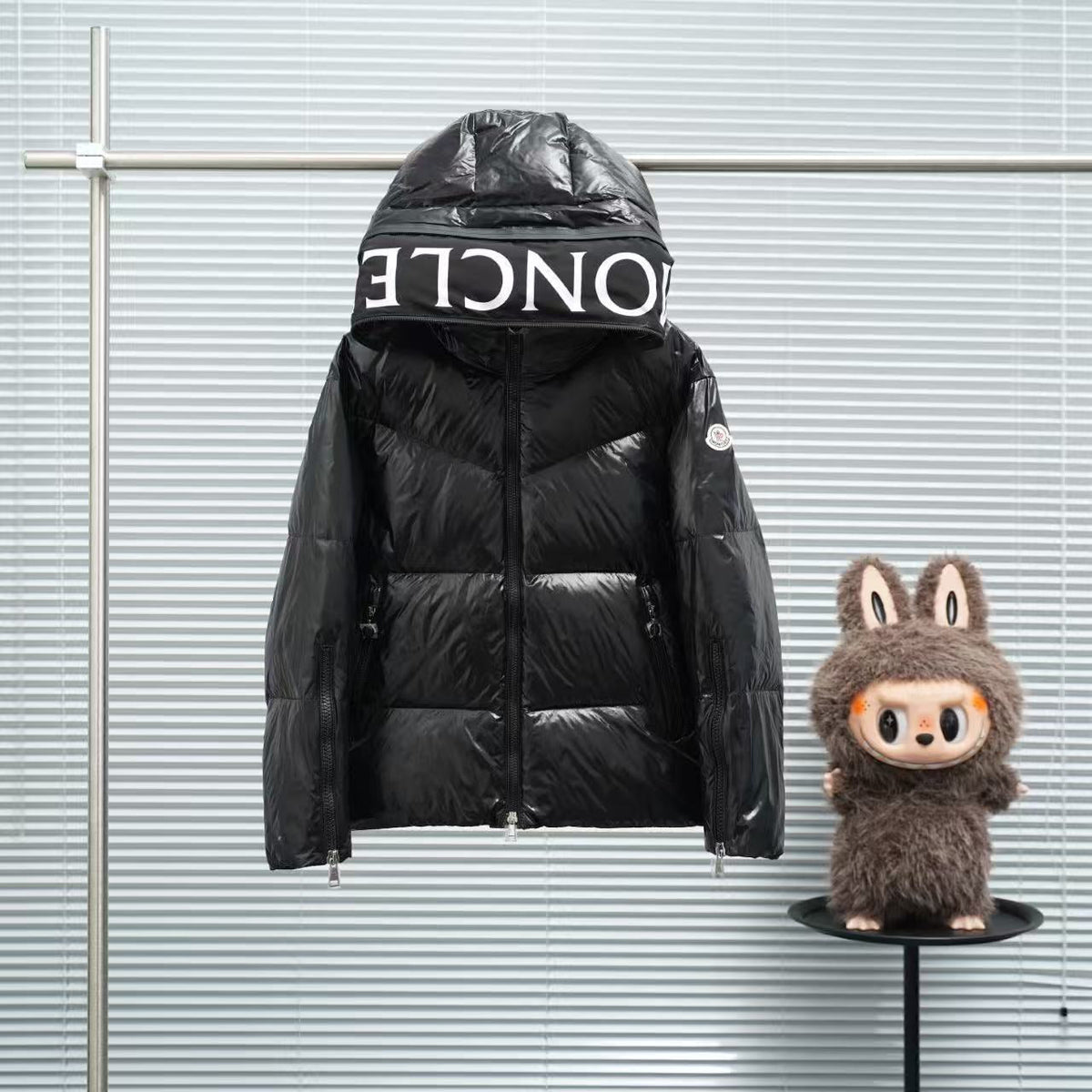 Moncler Hooded Huppe Short Down Jacket ‘Black’