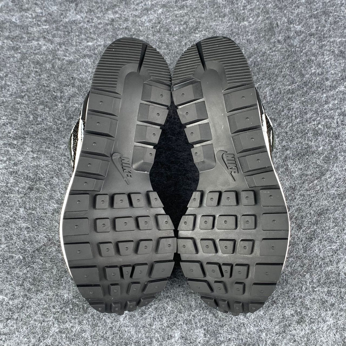 Sacai x VaporWaffle 'Black White'