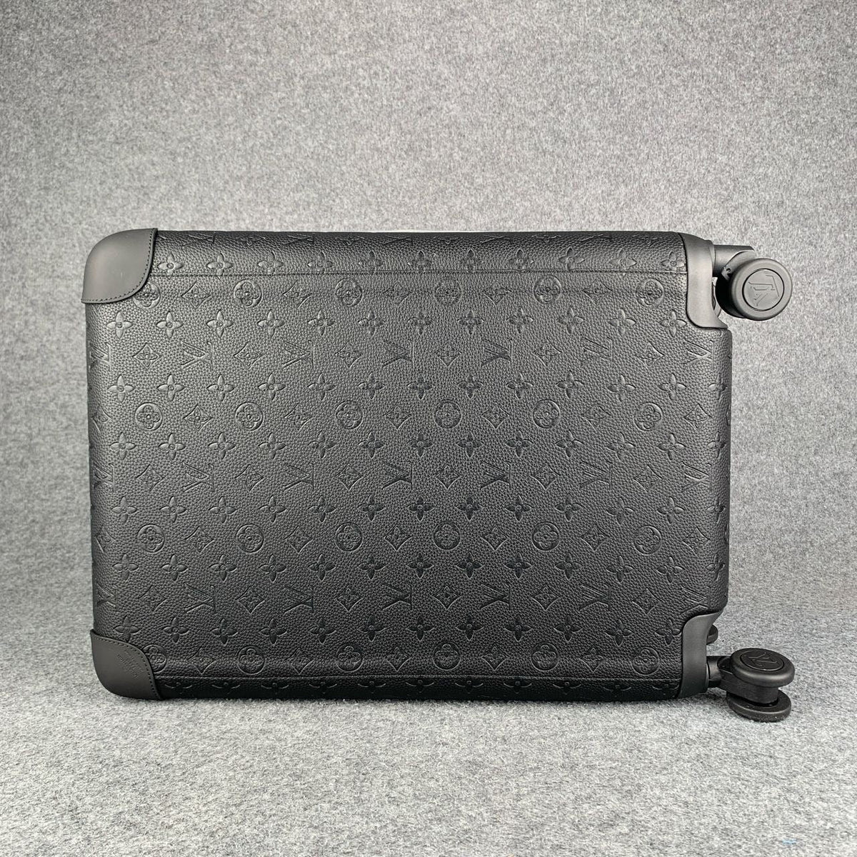 LV Horizon 55 ‘Monogram Shadow’