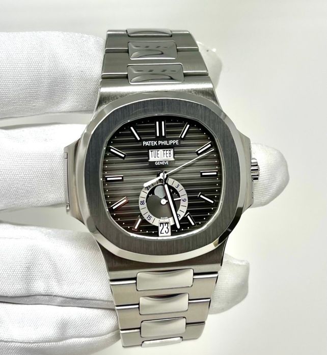PP 2  Nautilus Annual Calendar Moon Phase Steel