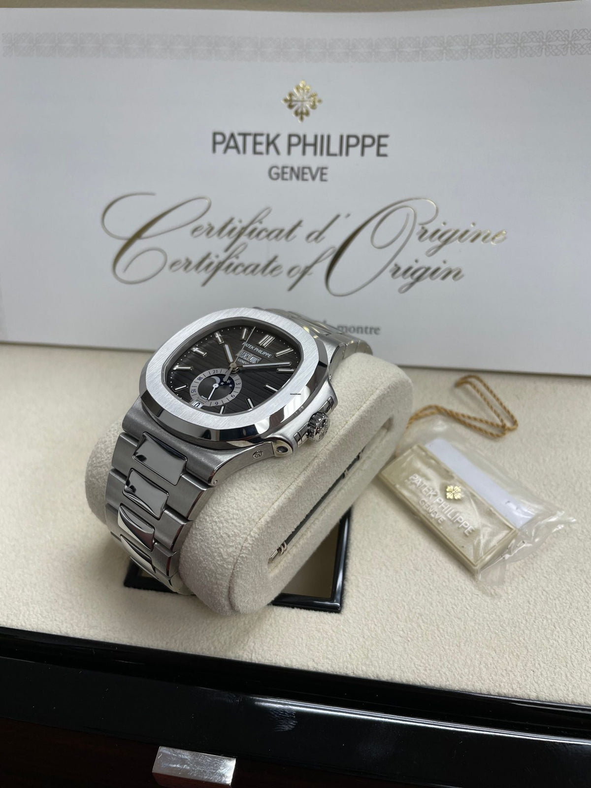 PP 2  Nautilus Annual Calendar Moon Phase Steel