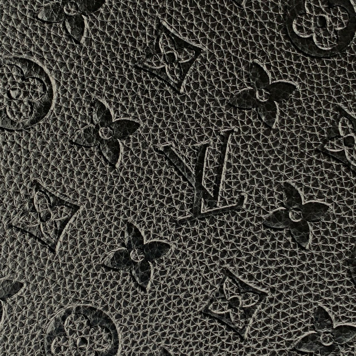 LV Horizon 55 ‘Monogram Shadow’