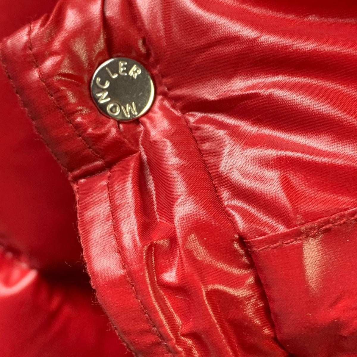 Moncler Maljasset Short Down Jacket ‘Red’