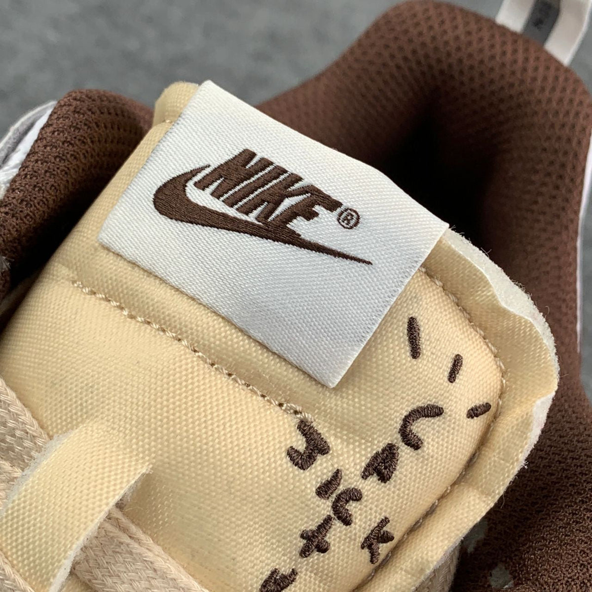 Travis Scott x Zoom Field Jaxx 'Light Chocolate'