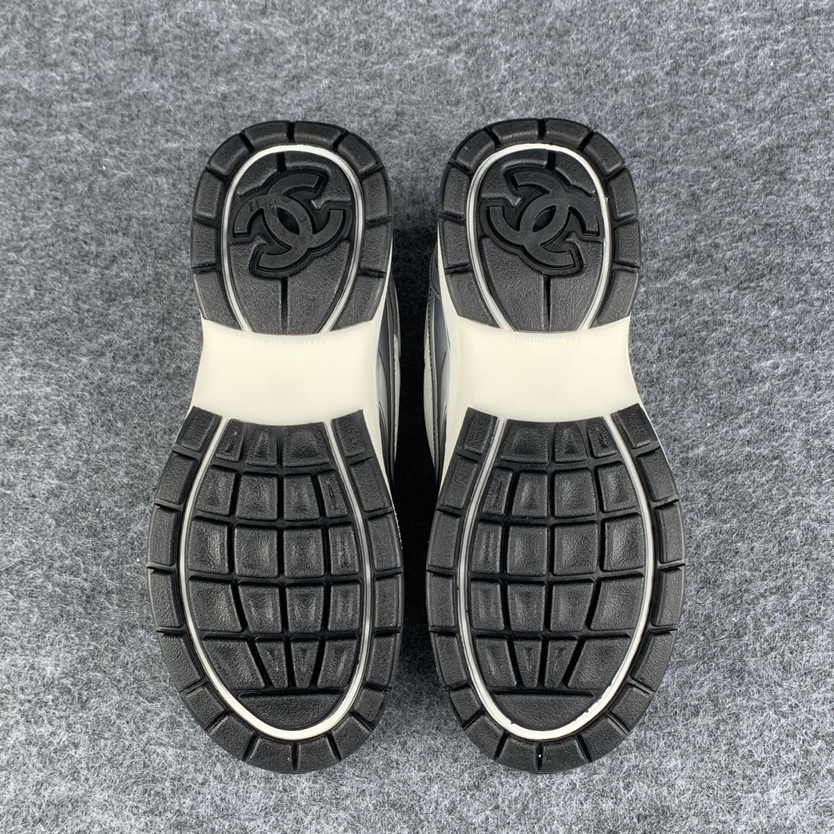 Chanel CC Logo Sneaker ‘Grey Silver’