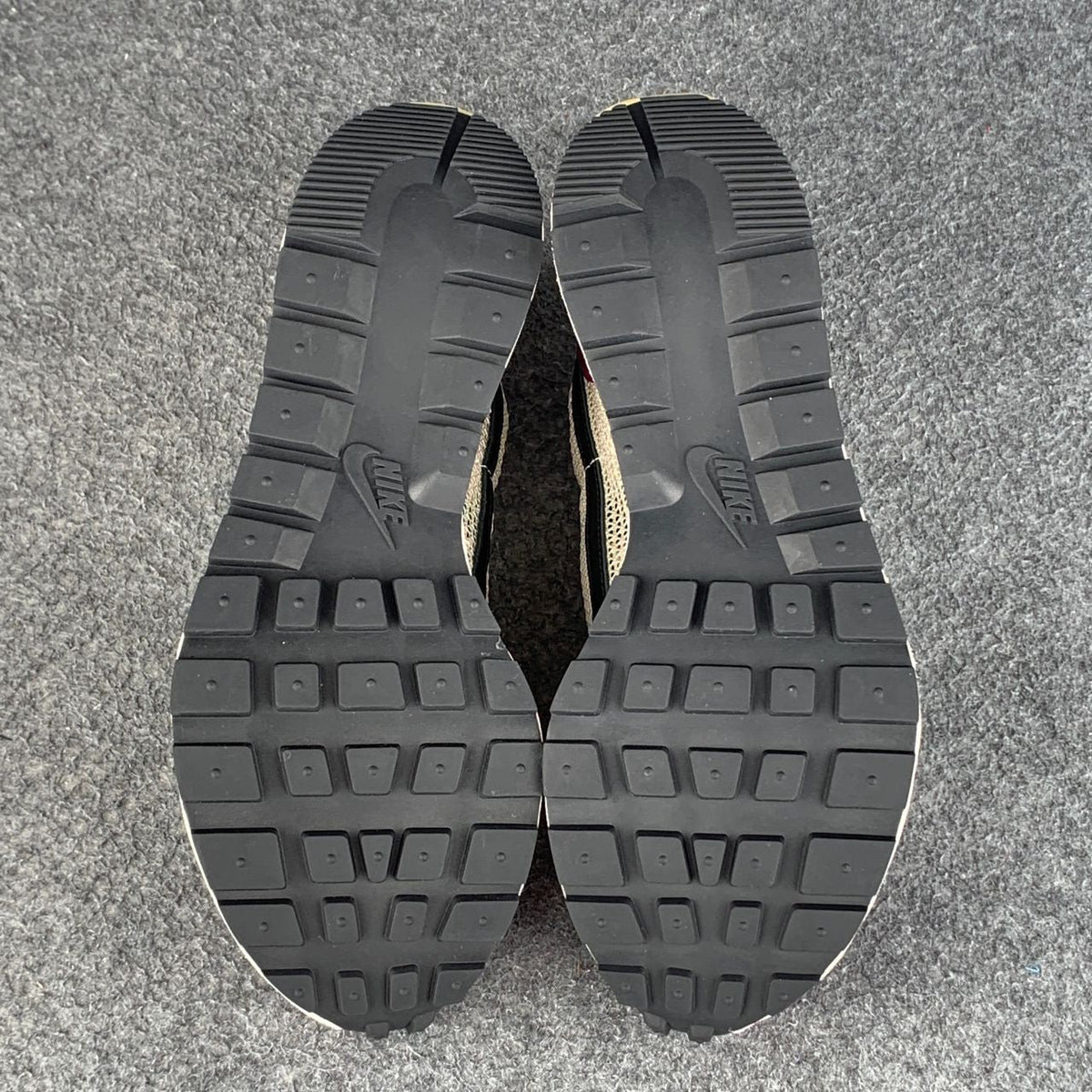 sacai x VaporWaffle SP 'Villain Red'