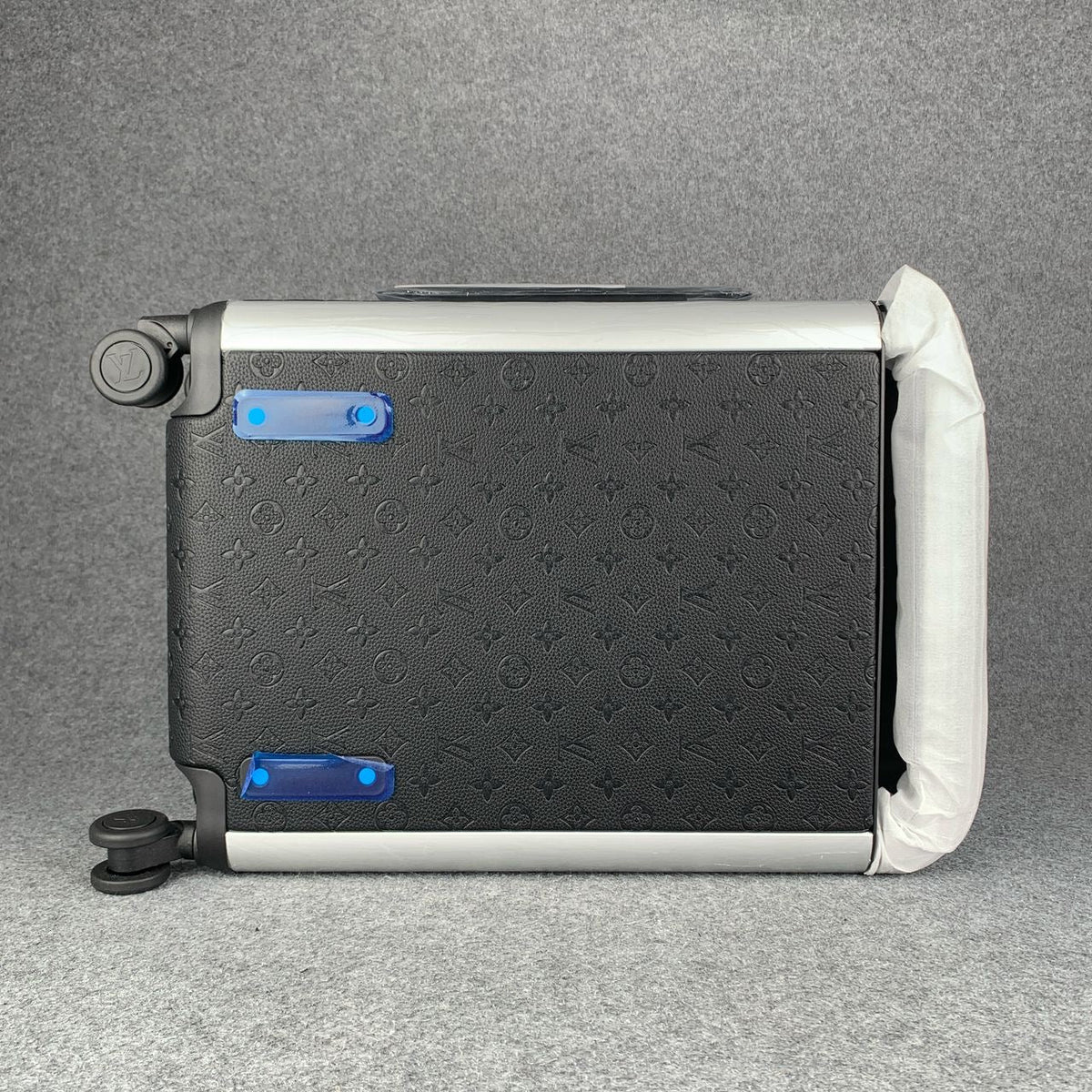 LV Horizon 55 ‘Monogram Shadow’