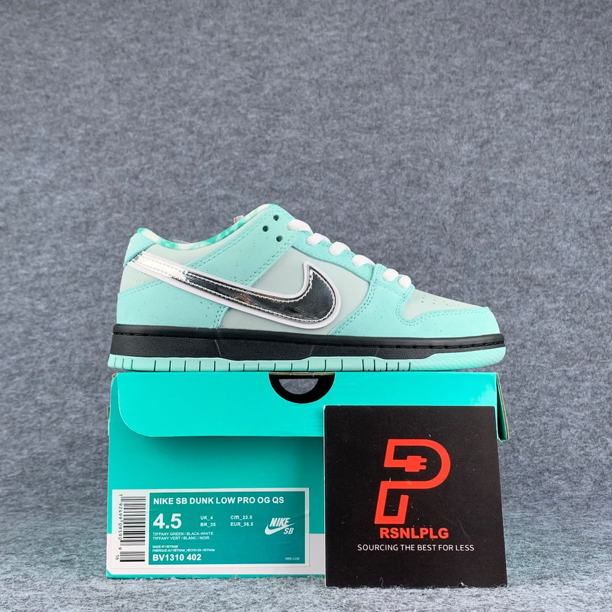 Custom Concepts x Diamond Supply Co. x Nike SB Dunk Low Pro “Tiffany,”