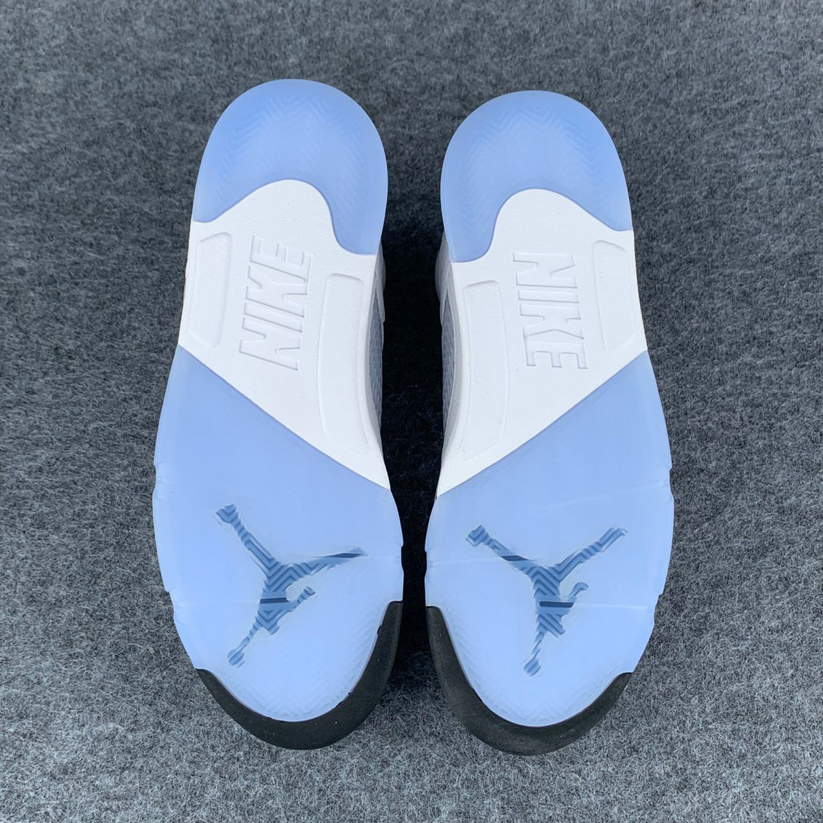 Jordan 5 Retro White Metallic (2026)