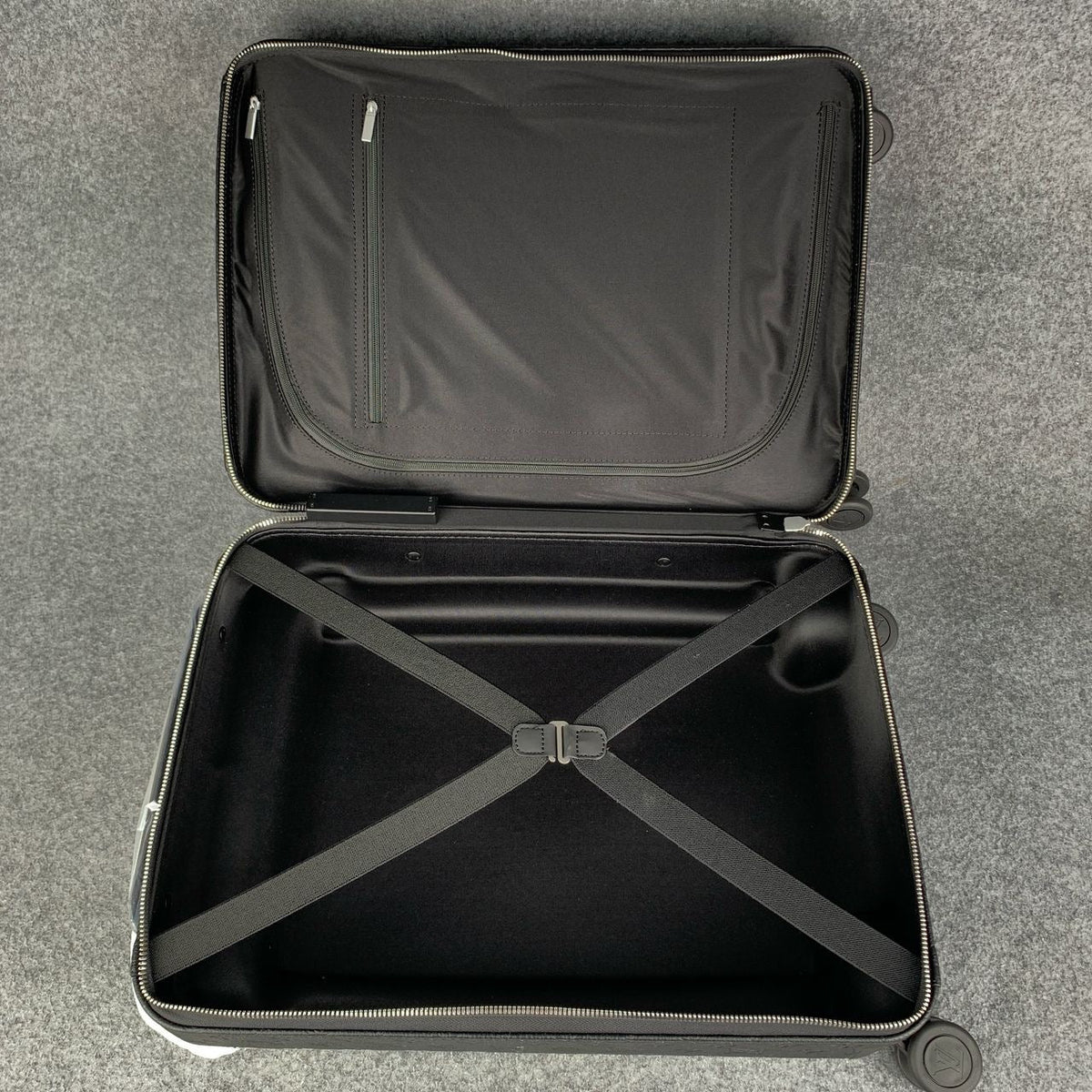 LV Horizon 55 ‘Monogram Shadow’