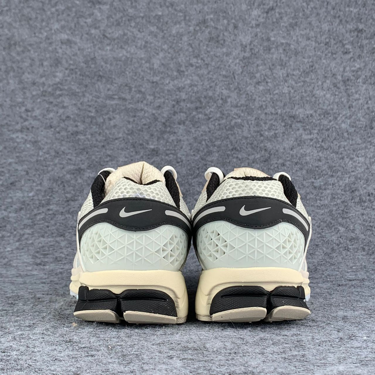 Nike Air Zoom Vomero 5 'Supersonic'