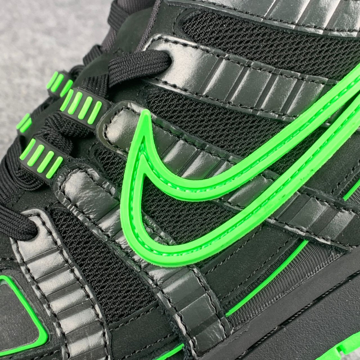 Off-White x Air Rubber Dunk 'Green Strike'