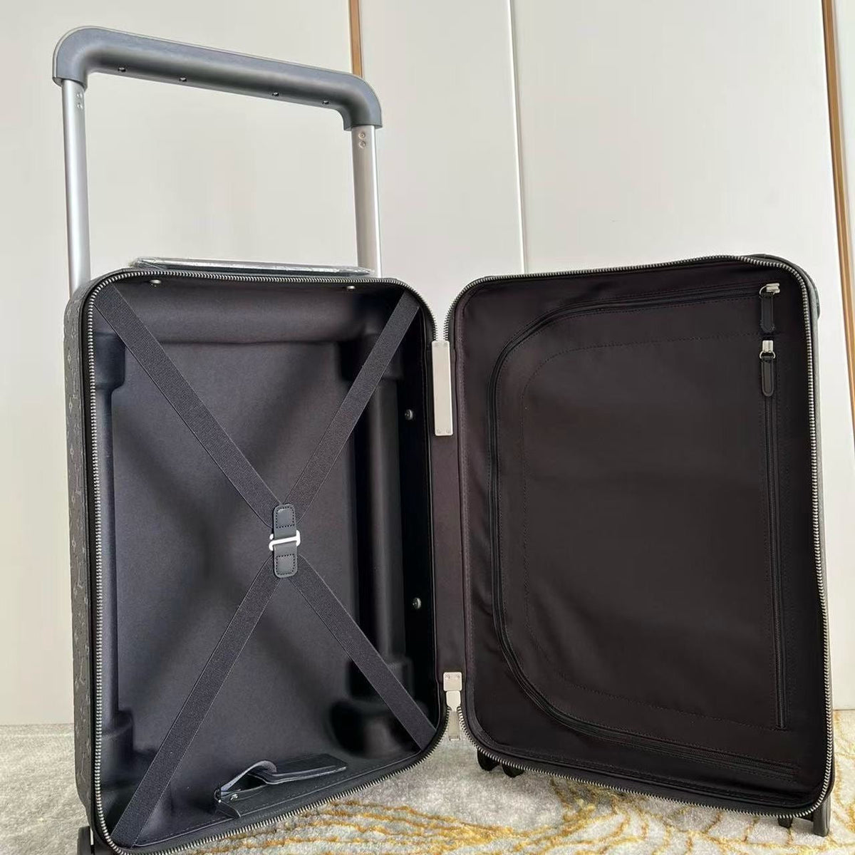 LV Horizon 55 ‘Monogram Shadow’