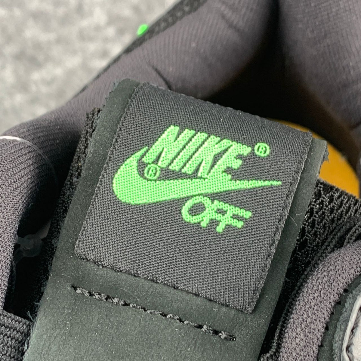 Off-White x Air Rubber Dunk 'Green Strike'