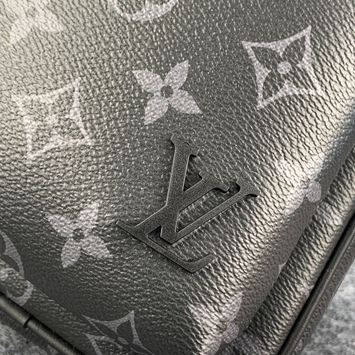LV Avenue Sling Bag Monogram