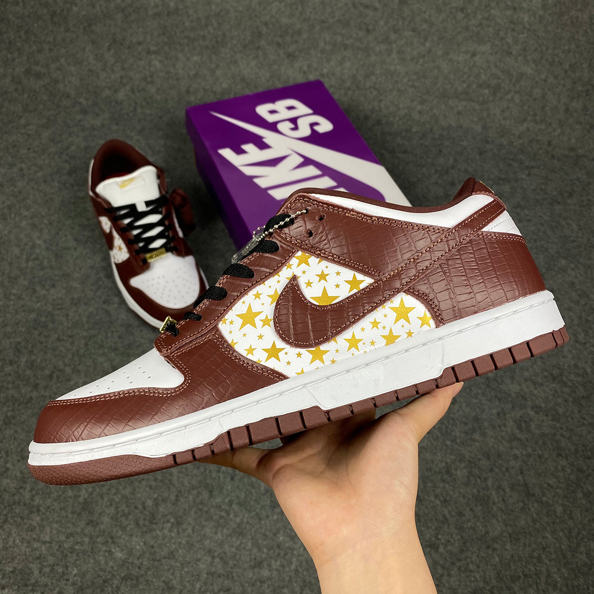 Supreme x Dunk Low OG SB QS 'Barkroot Brown'
