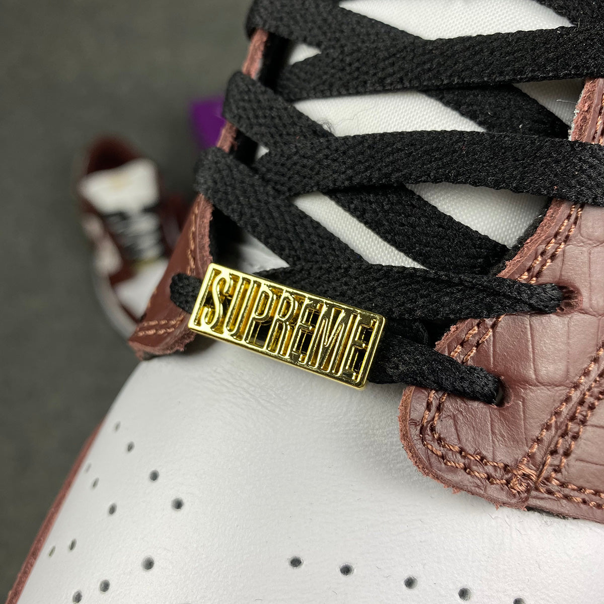 Supreme x Dunk Low OG SB QS 'Barkroot Brown'