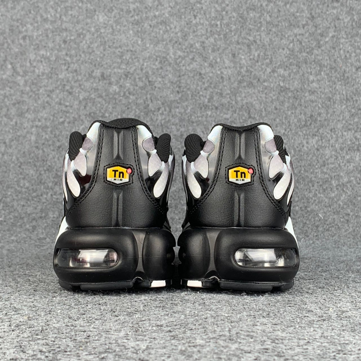 Air Max Plus 'Black Metallic Silver'