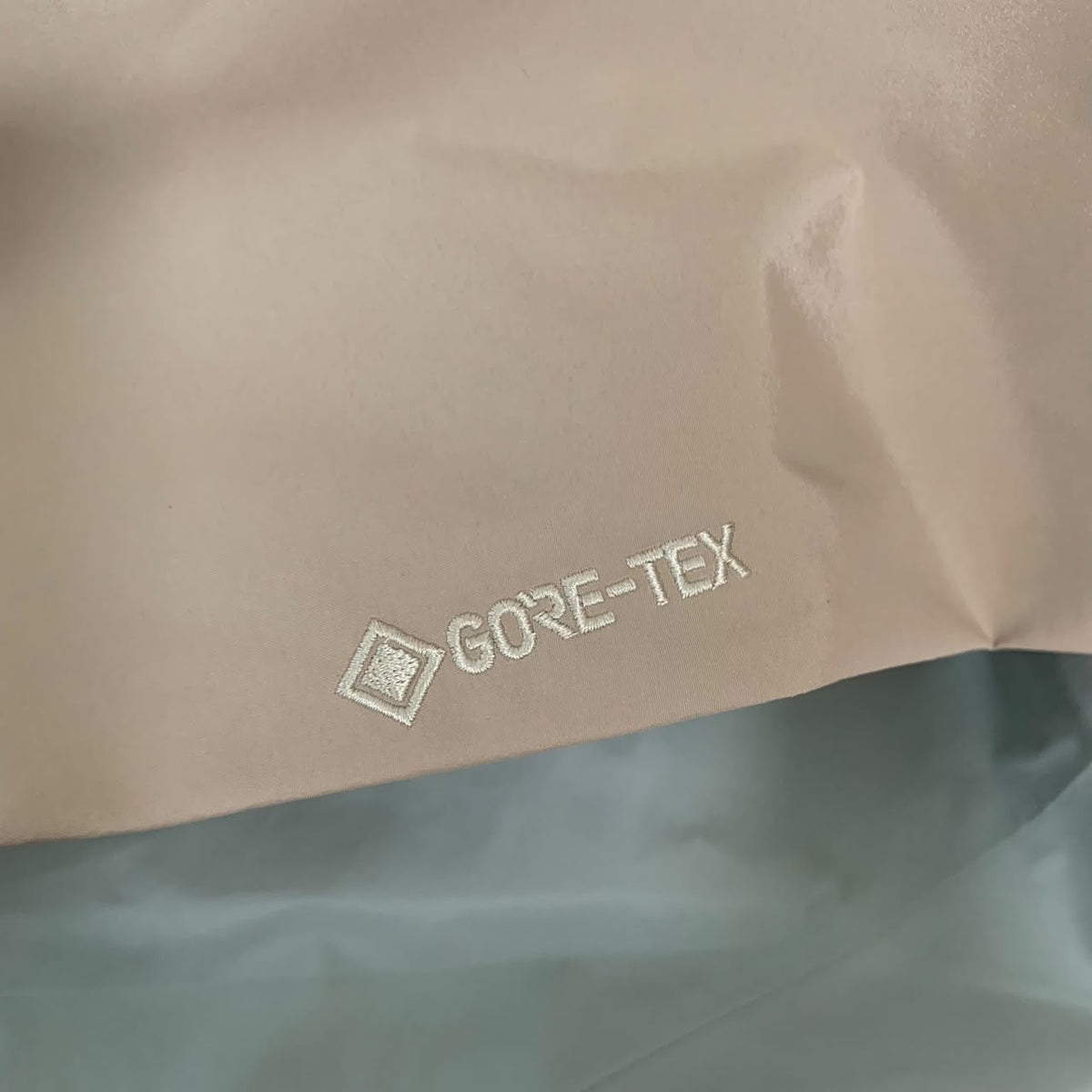 Arc'teryx Men's Beta Lightweight Jacket 'Grey Beige'