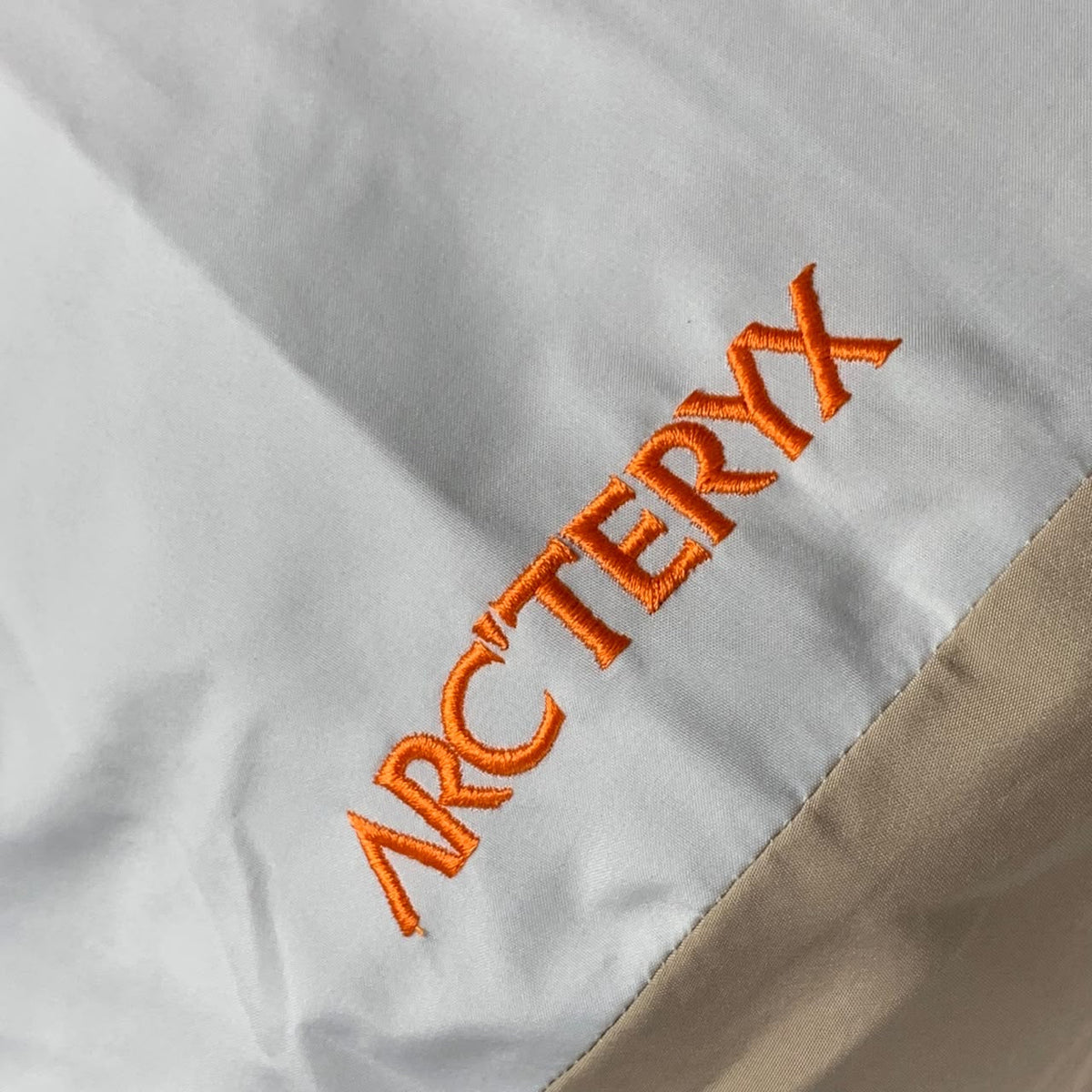 Arc'teryx Men's Beta Lightweight Jacket 'Grey Beige'