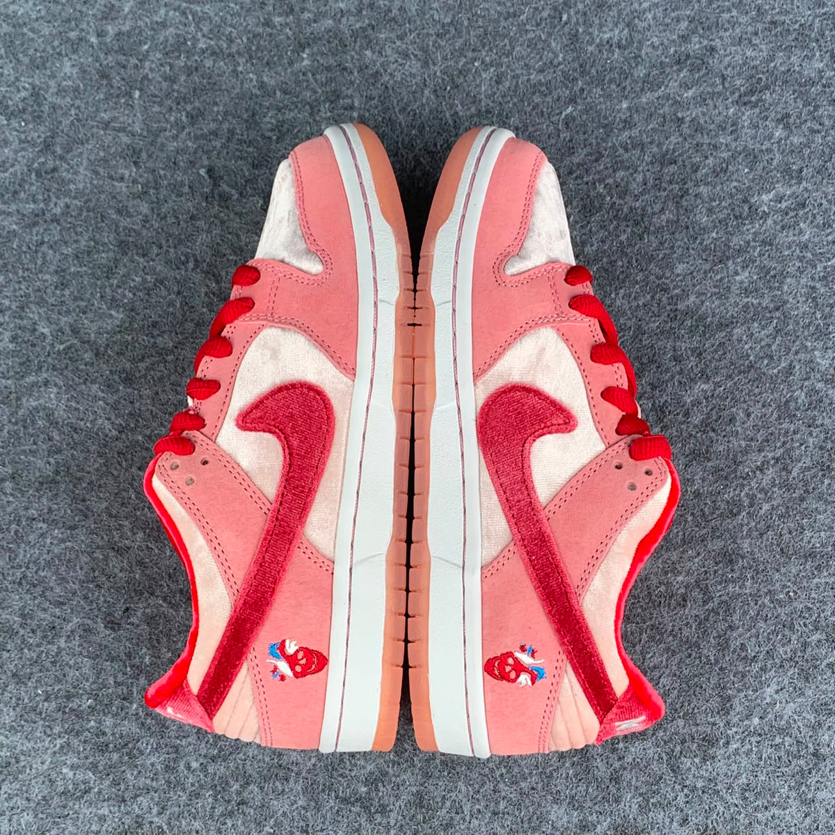 StrangeLove x Dunk Low SB 'Valentine's Day'