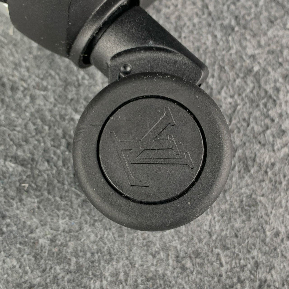 LV Horizon 55 ‘Monogram Shadow’