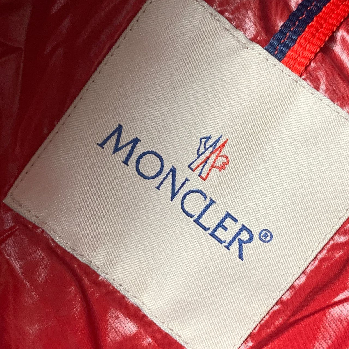 Moncler Maljasset Short Down Jacket ‘Red’