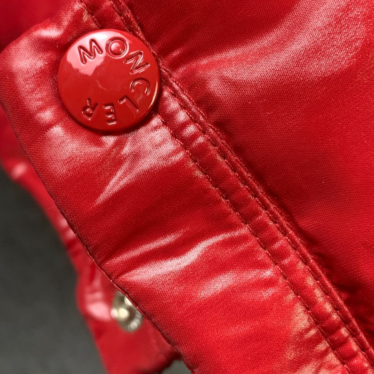 Moncler Maljasset Short Down Jacket ‘Red’