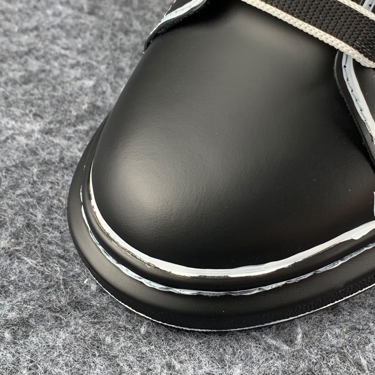 Alexander McQueen Oversized Sneaker 'Black White Outline'