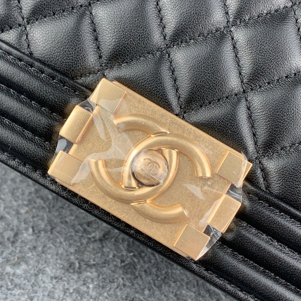 Chanel Boy Flap Diamond Quilted Small Bag Gold-Tone Black (2018)