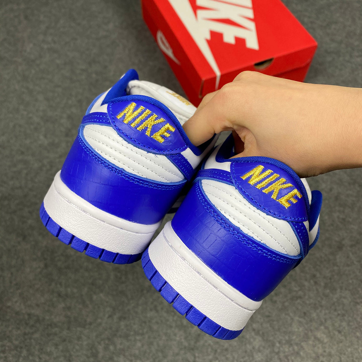 Supreme x Dunk Low OG SB QS 'Hyper Royal'