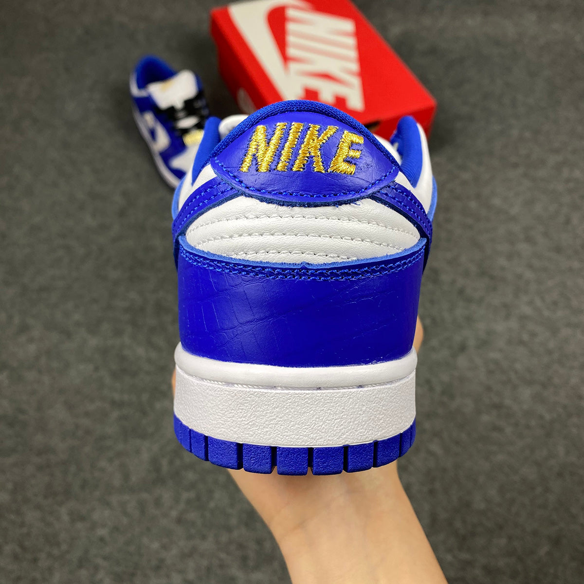 Supreme x Dunk Low OG SB QS 'Hyper Royal'