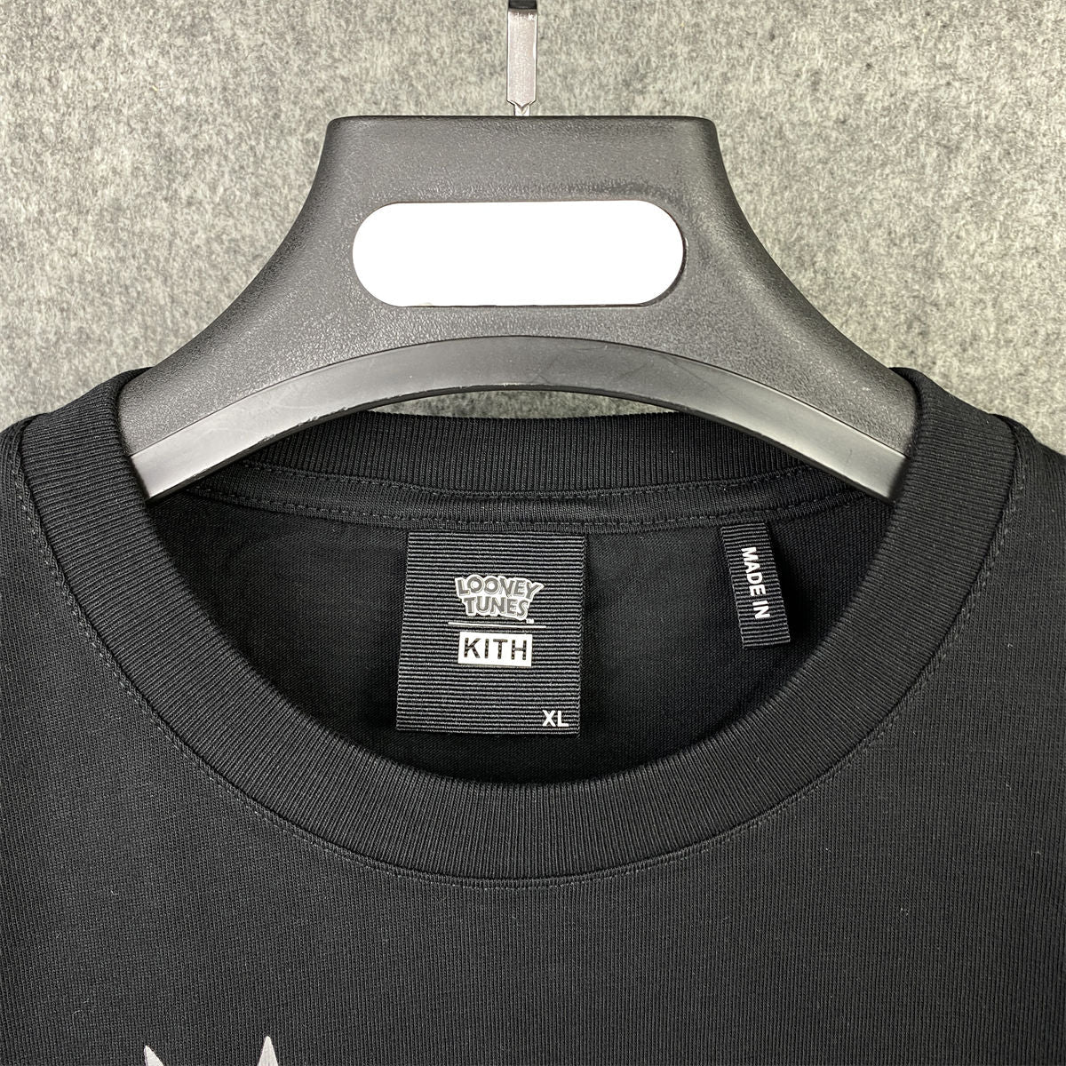 Kith x Looney Tunes Carrot Tee 'Black'