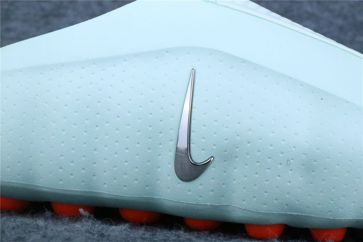 Nike Wmns Mind 001 'Barely Green' (We recommend sizing up)