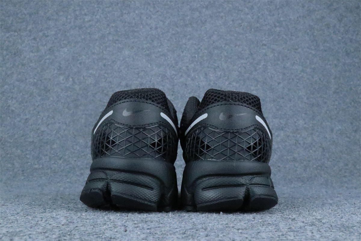 Nike Air Zoom Vomero 5 'Triple Black'