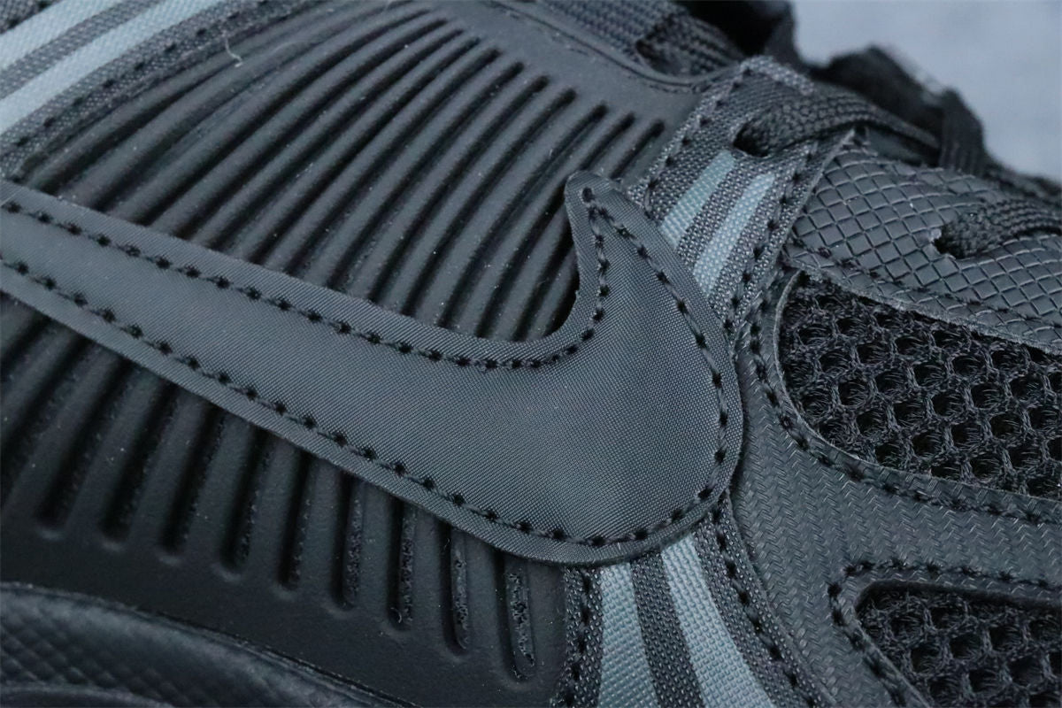 Nike Air Zoom Vomero 5 'Triple Black'