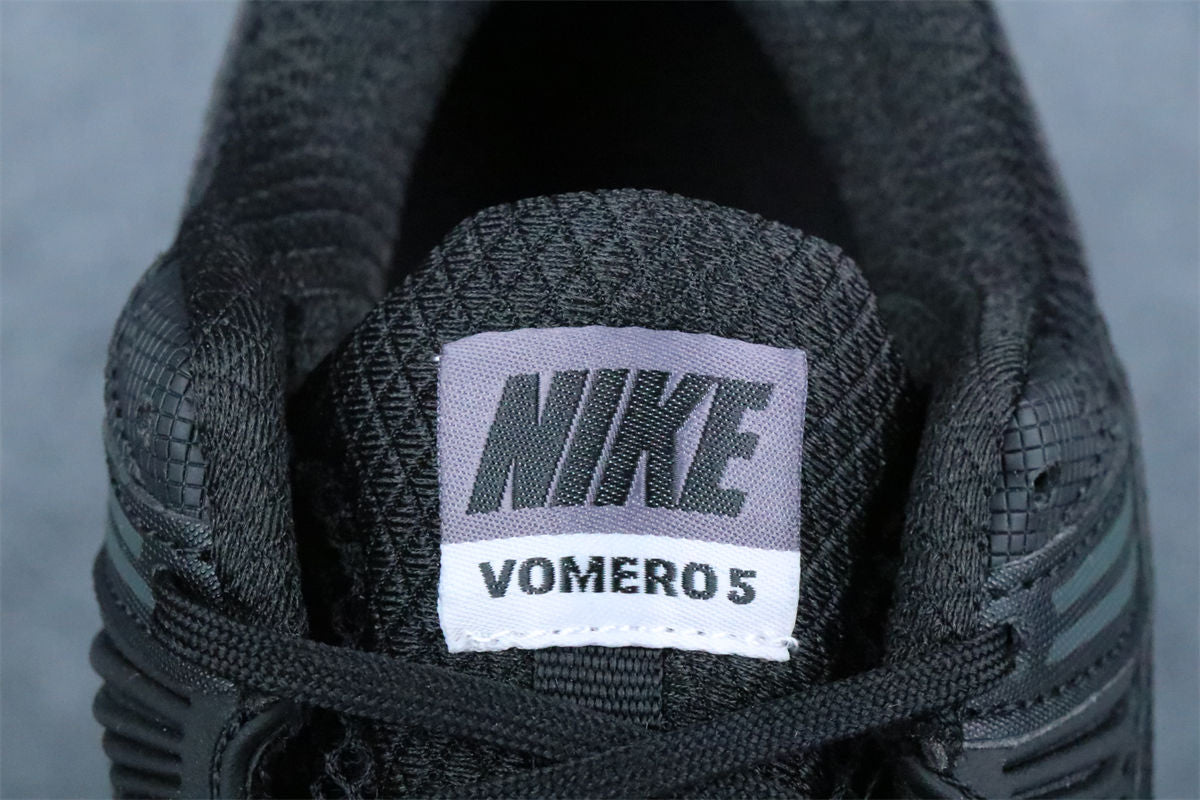 Nike Air Zoom Vomero 5 'Triple Black'