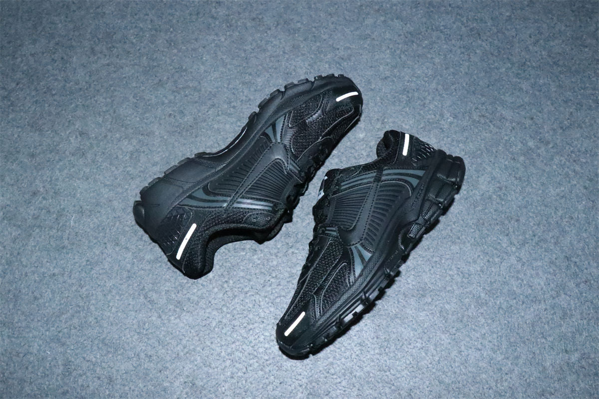 Nike Air Zoom Vomero 5 'Triple Black'