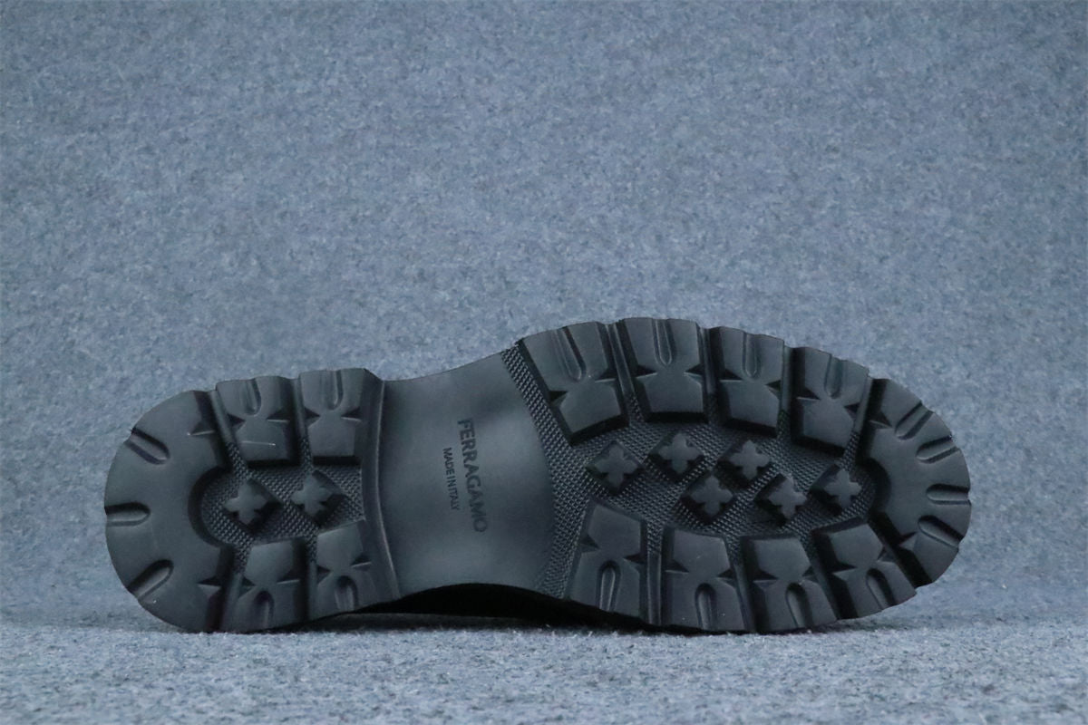 Salvatore Ferragamo Gancini Lug Sole Loafer 'Black'