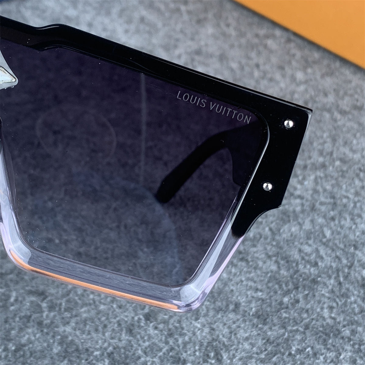 LV Cyclone Sunglasses Gradient 'Black'