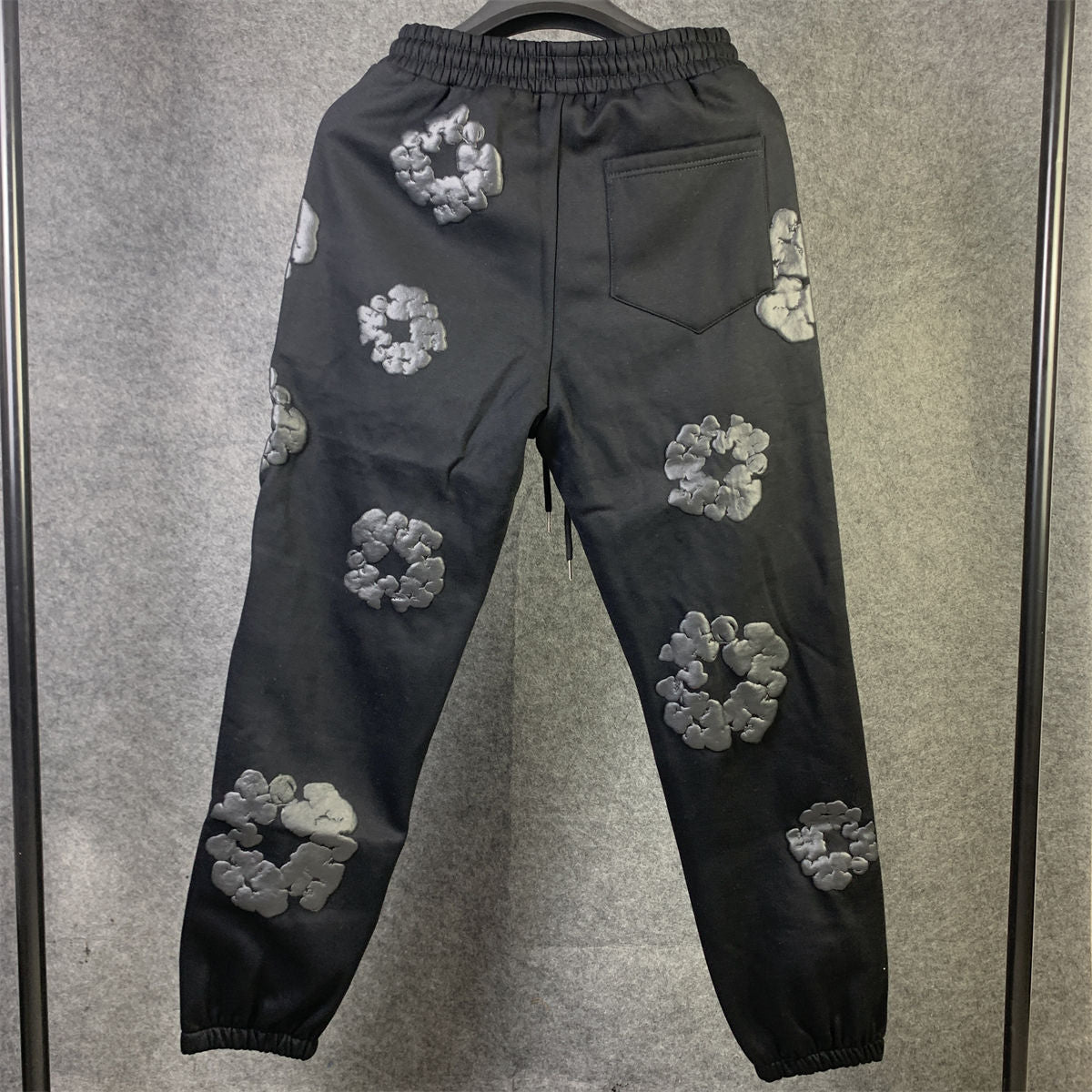 Denim Tears Mono Wreath Sweatpants 'Black'