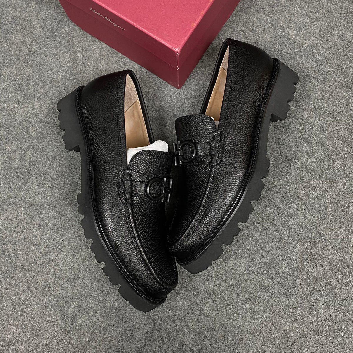 Salvatore Ferragamo Gancini Lug Sole Loafers 'Black'