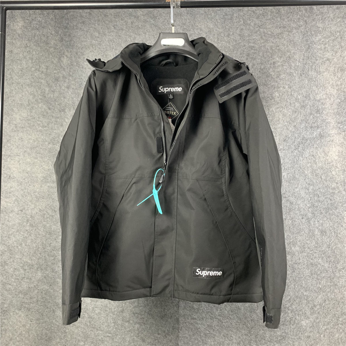 Supreme Aoi GORE-TEX Hooded Jacket 'Black'