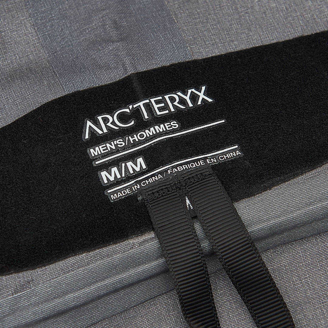 Arc'teryx Men's Alpha SV6 'Sea Salt'