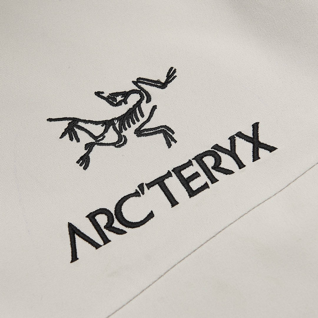 Arc'teryx Men's Alpha SV6 'Sea Salt'